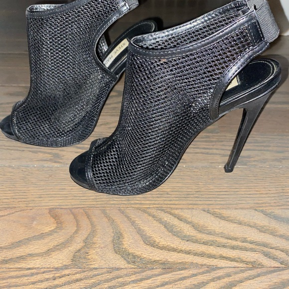 Like new steve madden MESH SUPER HOT HEELS - Picture 2 of 5